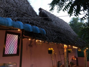 Bhuddha Hut Guest House Auroville